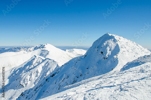 Winter in the snowy mountains © Cliff