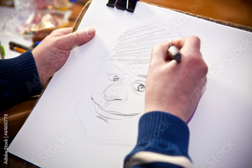 портрет человека на листе бумаге photo