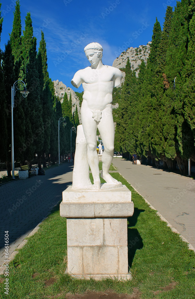 Obraz premium Antique statue in Simeiz, Crimea