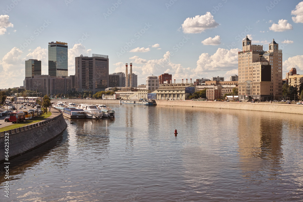 Obraz premium Embankment of the Moscow river. World Trade Center.