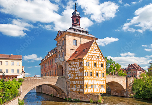 Das Alte Rathaus von Bamberg inmitten der Regnitz