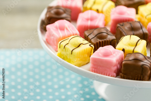 French Fondant Fancies, a type of Petit Four