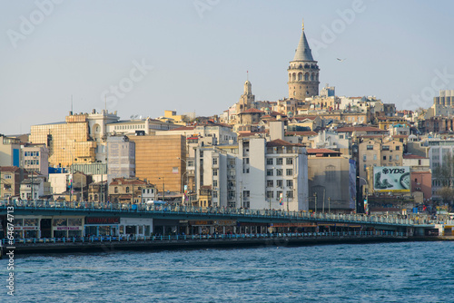 Le pont et la tour de galata à istanboul