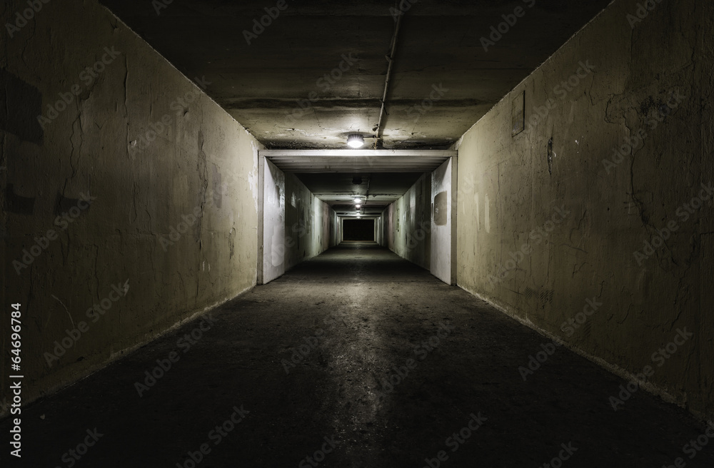 Fototapeta Pusty tunel w nocy