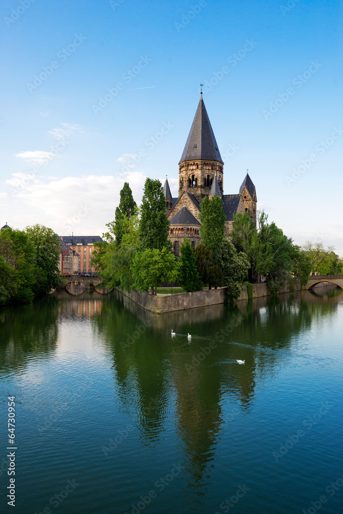 Naklejka premium View of Metz with Temple Neuf and Moselle, Lorraine, France