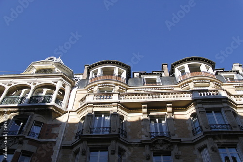 Façade d'immeuble ancien du quartier de Passy à Paris