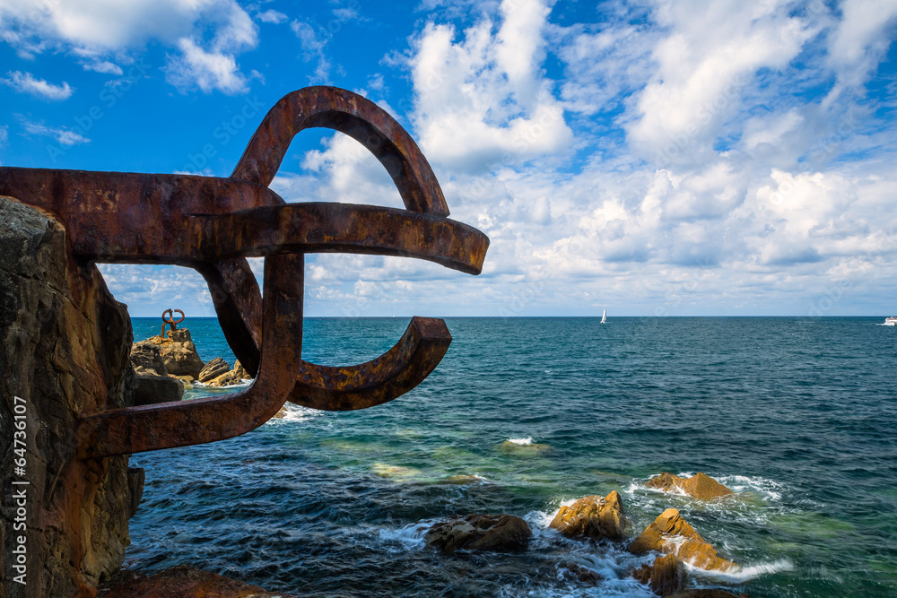 Fototapeta premium Sculpture (Comb Of The Wind by Chillida) - San Sebastian