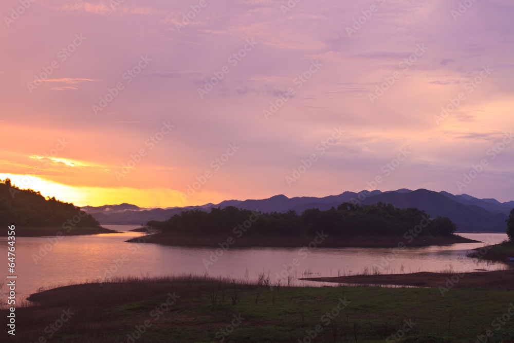 Obraz premium Sunset at lake