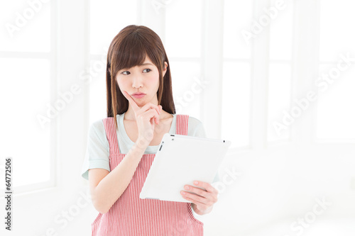Free Download エプロン姿の女性 - GFXLoad