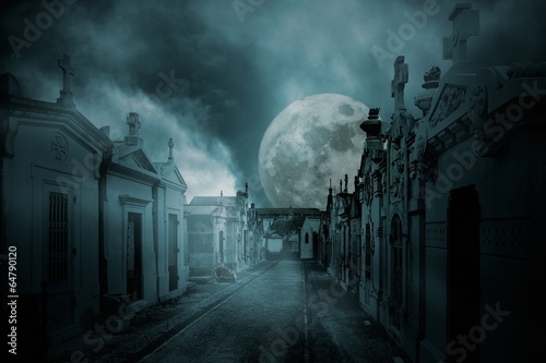 Full moon cemetery