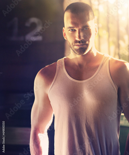 Φωτογραφία Young tough guy