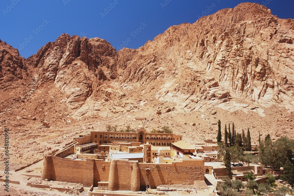 Obraz premium View of St. Catherine's Monastery and Mount Sinai, Egypt
