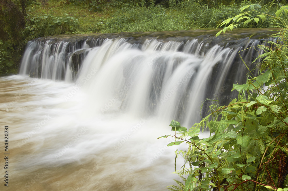 Fototapeta premium Wodospad na rzece Jeleń