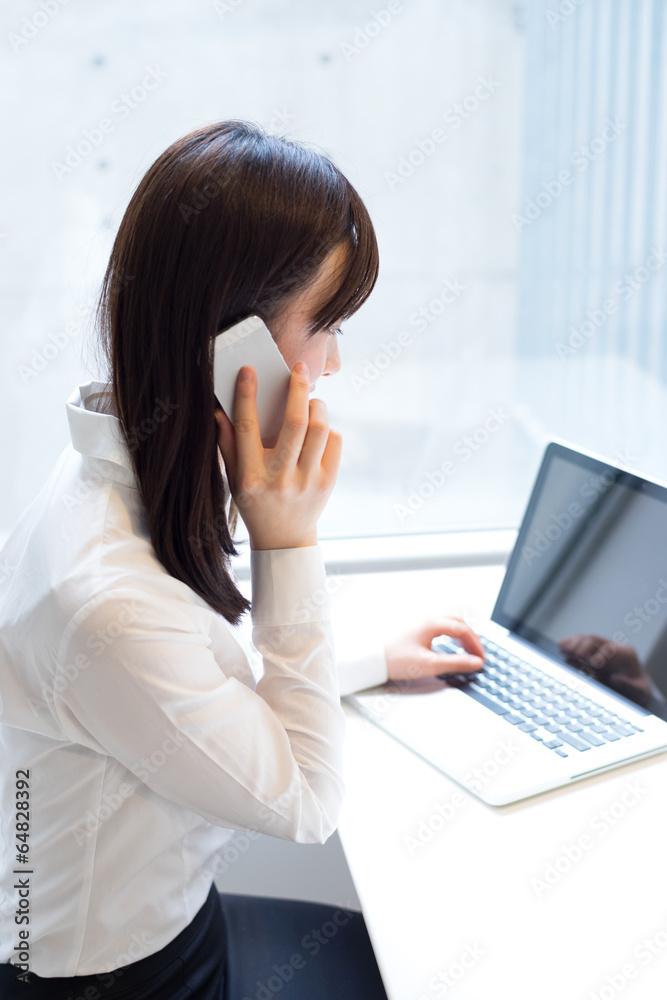 働く女性 働く女性