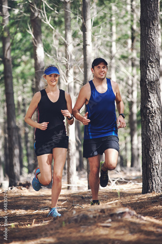 trail running couple