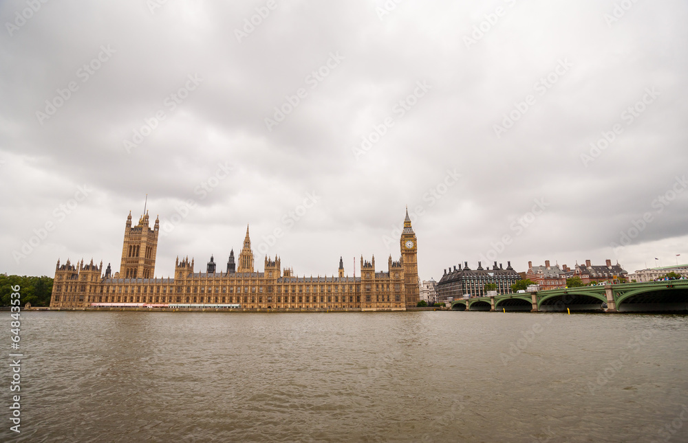 Big Ben, the Houses of Parliament on a cloudy day