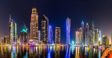 Wandcirkels Dubai Dubai Marina stadsgezicht overdag  © Sergii Figurnyi