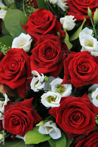 White and red wedding arrangement