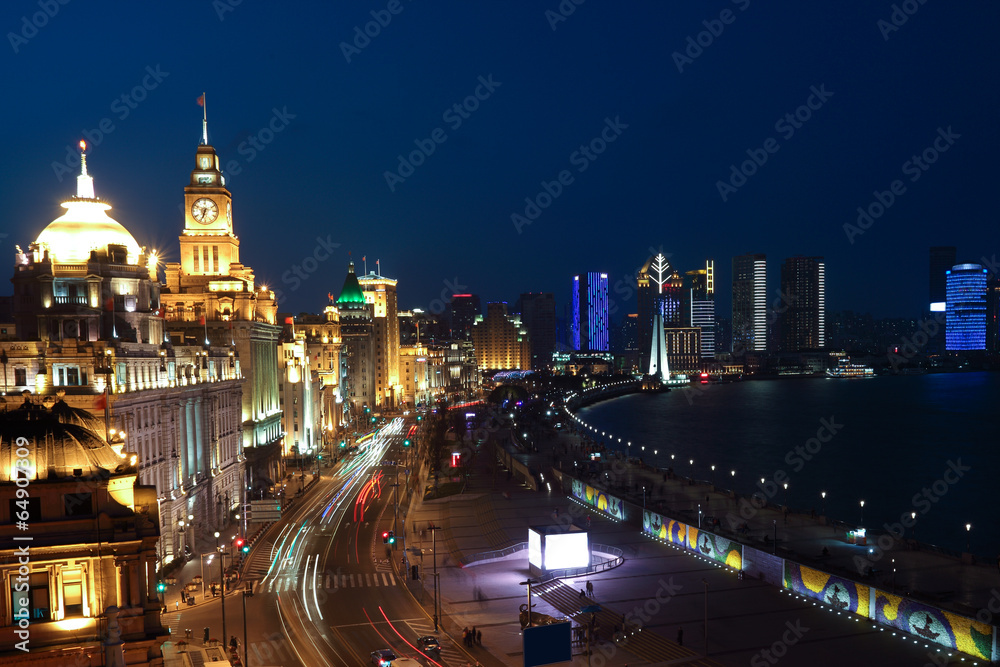 Obraz premium Bird view at Shanghai Bund European-style buildings of night