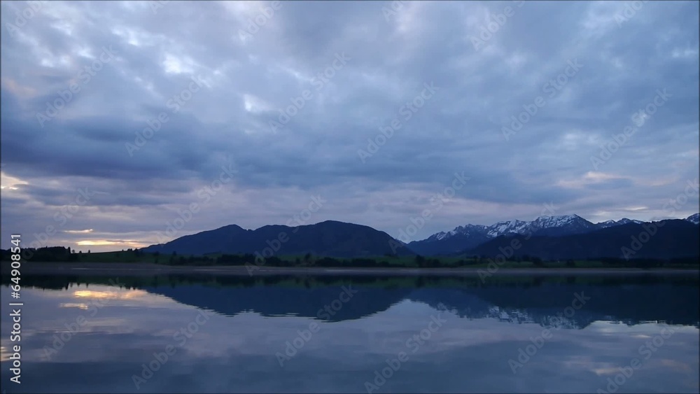 Morgendämmerung über den Alpen am Forggensee Morgendämmerung über den Alpen am Forggensee