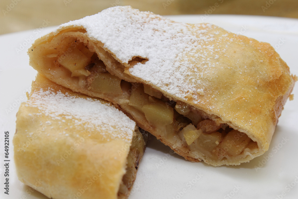 home strudel with apples