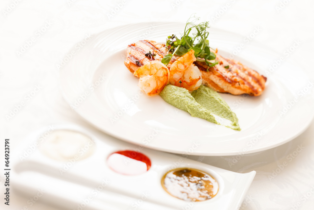 grilled salmon with sauce