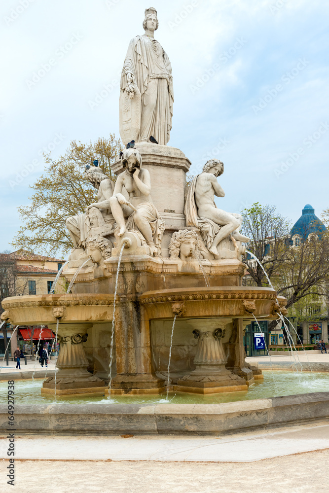 Obraz premium La Fontaine de Pradier in Nimes, France
