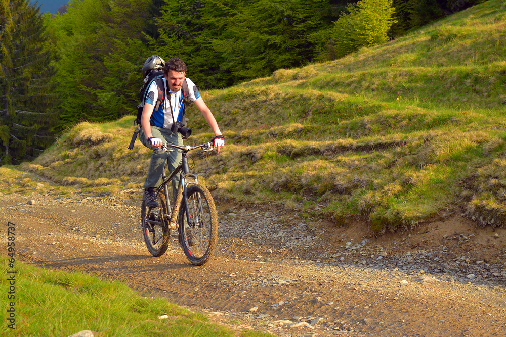 Fototapeta premium mountain biker