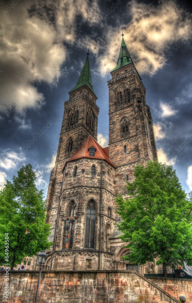 Fototapeta premium St. Sebaldus Church in Nuremberg. HDR image