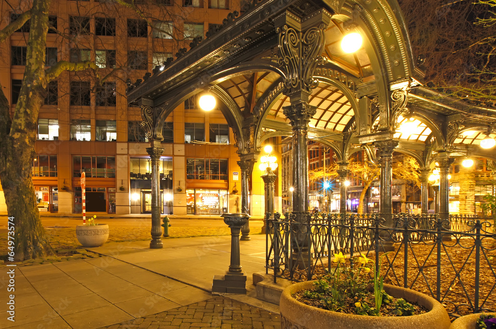 Fototapeta premium Pioneer square in Seattle. NIght view