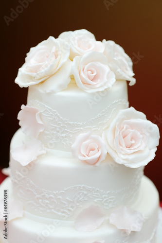 Delicious white wedding cake