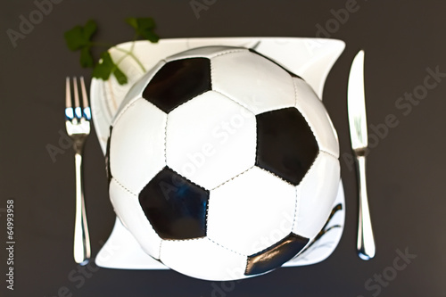 Es gibt Fussball zum Mittag