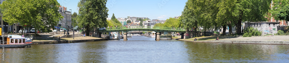 Obraz premium Panorama du pont Saint-Mihiel