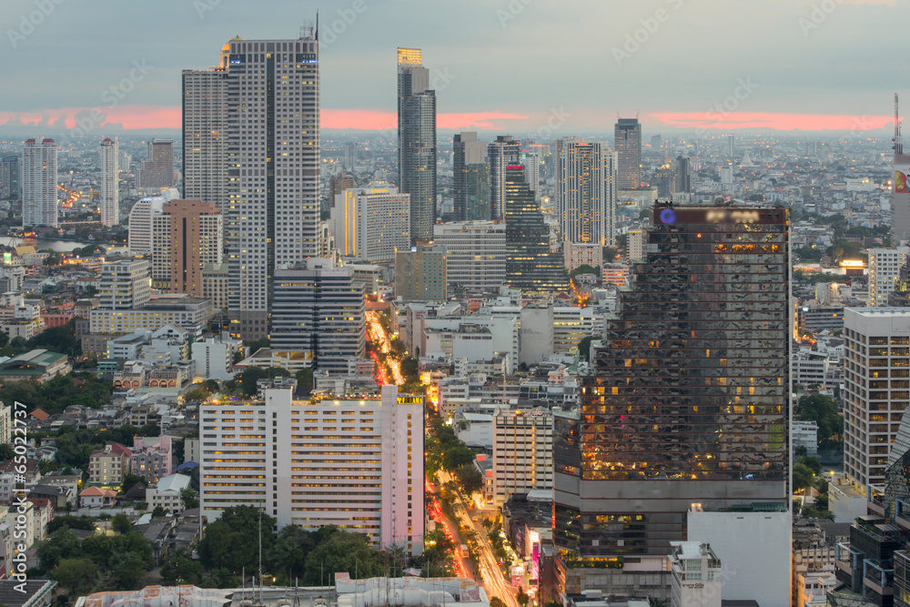 Obraz premium bangkok city in dust at business district