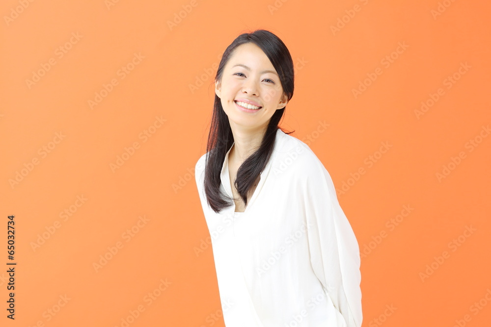 若い女性 若い女性
