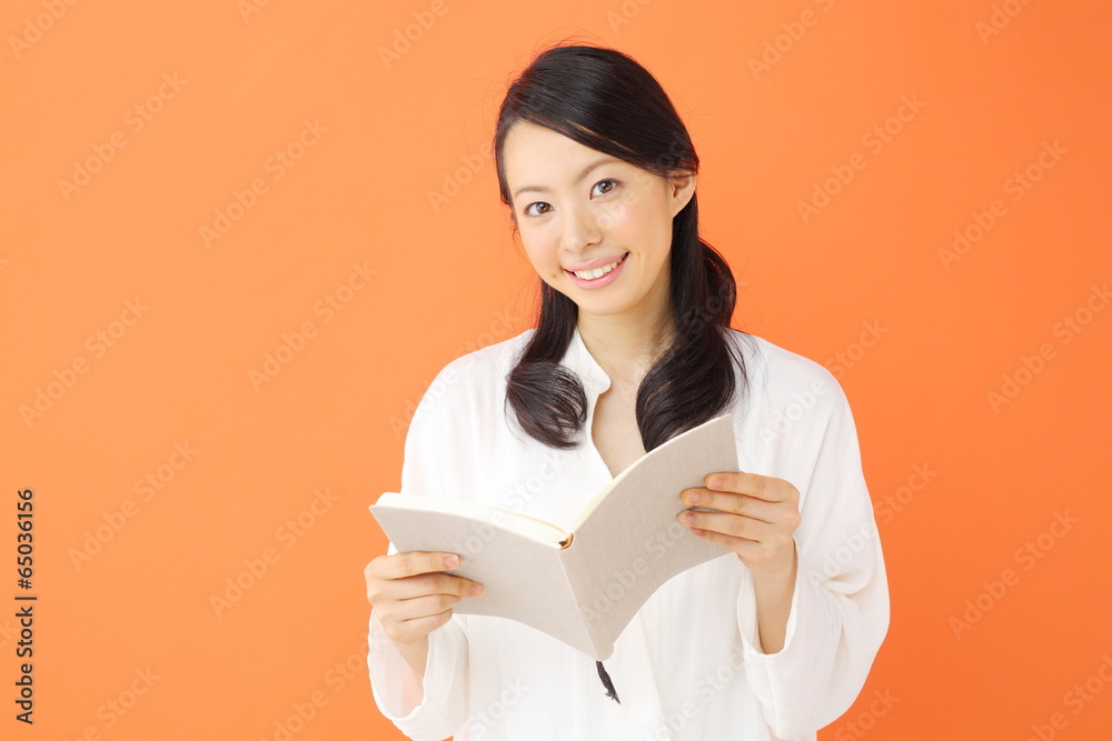 読書・若い女性 読書・若い女性