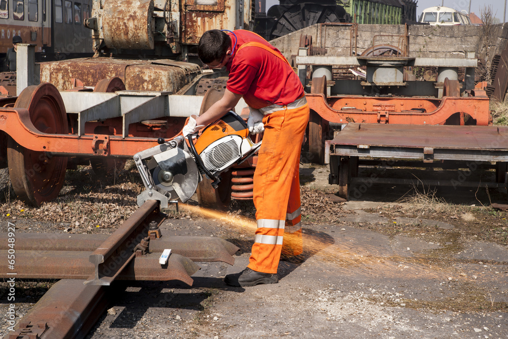 Arbeiter mit Flex und Funkenstrahl 01367 Arbeiter mit Flex und Funkenstrahl 01367