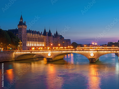 Pont au Change / Conciergerie © rdnzl