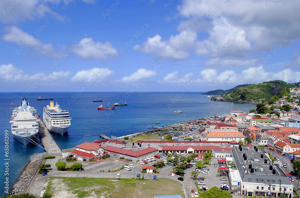 St George's harbour in Grenada - obrazy, fototapety, plakaty 