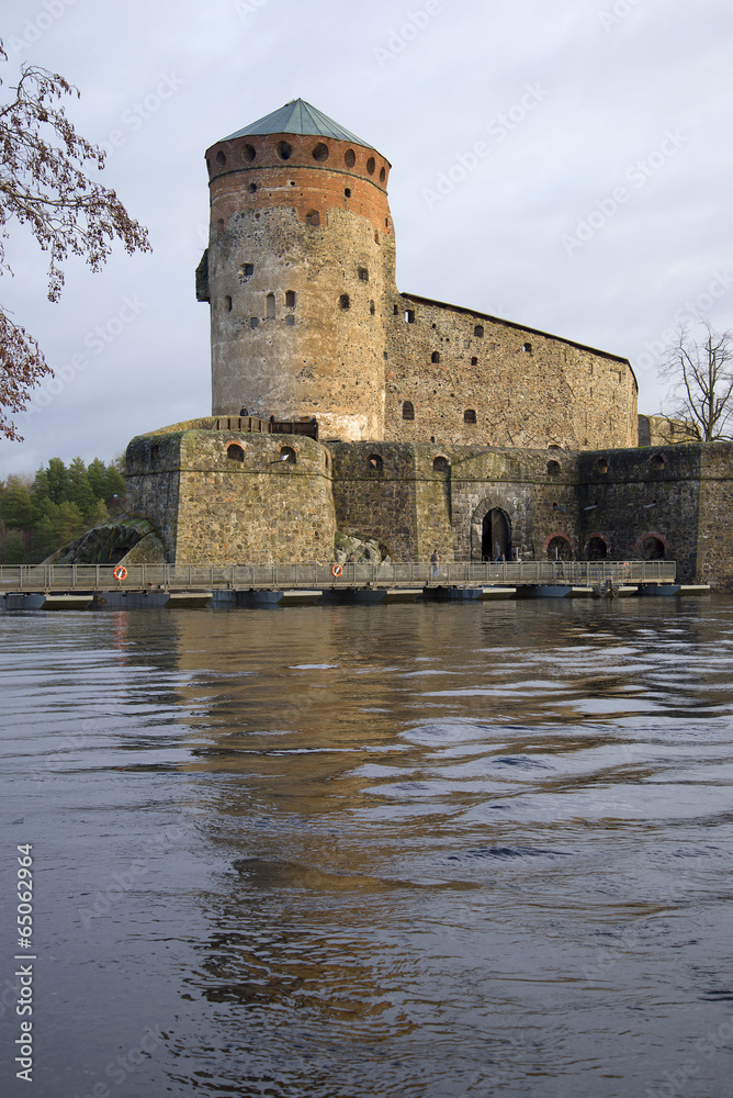 Крепость Олавинлинна поздней осенью. Финляндия