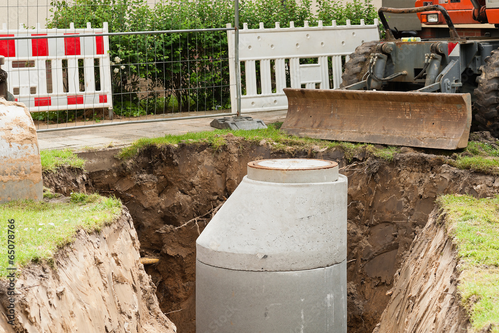 Kanalbau - Ein neuer Schacht aus Betonfertigteilen Kanalbau - Ein neuer Schacht aus Betonfertigteilen