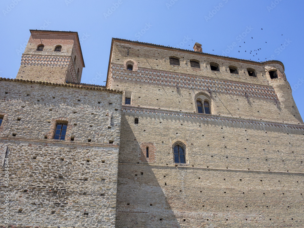Castello di Serralunga
