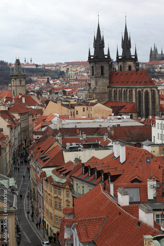 Obraz premium Skyline kościoła Najświętszej Marii Panny przed Tynem