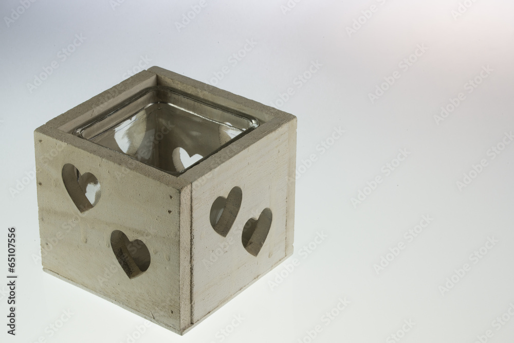 Scatola di cuori in legno