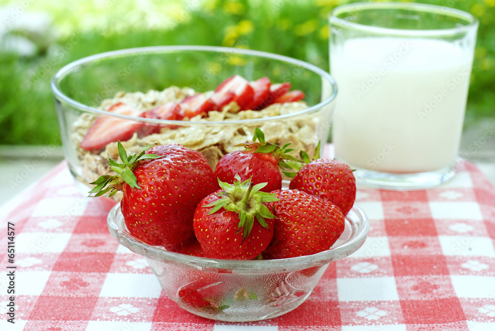 strawberries and cereals