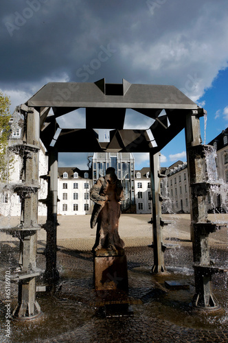 Brunnen auf dem Schlossplatz Saarbrücken © etfoto