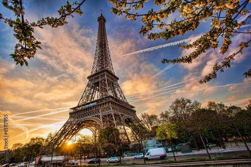 Fotografiet Eiffel Tower against sunrise  in Paris, France