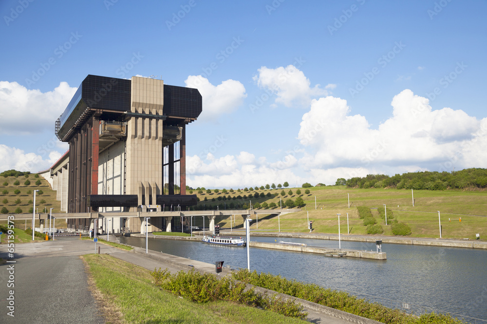 Strepy-Thieu boat lift on the Canal du Centre, Belgium Strepy-Thieu boat lift on the Canal du Centre, Belgium