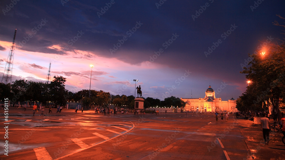 The Ananta Samakhom throne hall at twilight sky The Ananta Samakhom throne hall at twilight sky
