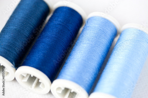 Garnrollen blau photo